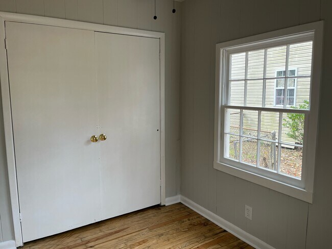 Foto del edificio - 2227 E 40th St