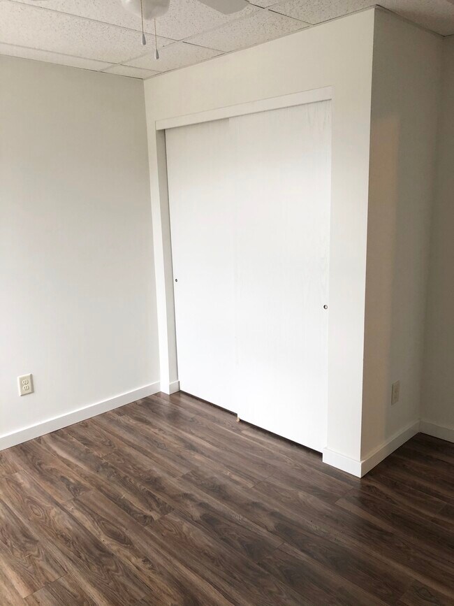 Building Photo - 227 E 15th Ave