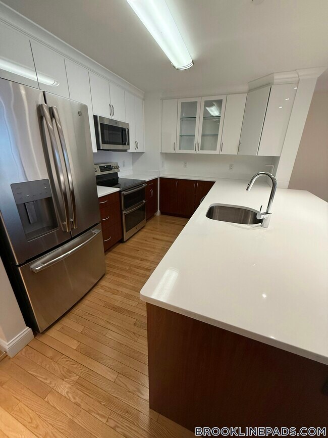 Foto del edificio - 1443 Beacon St
