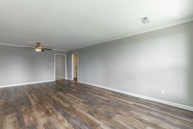 Foto del edificio - 719 Mcgowan Rd