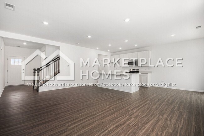 Building Photo - 273 Red Oak Cir