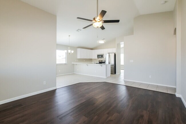 Foto del edificio - 4503 N 88th Ave