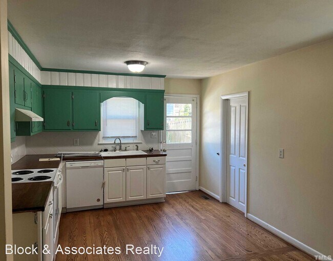 Building Photo - 3 br, 2 bath House - 207 W Boundary Street