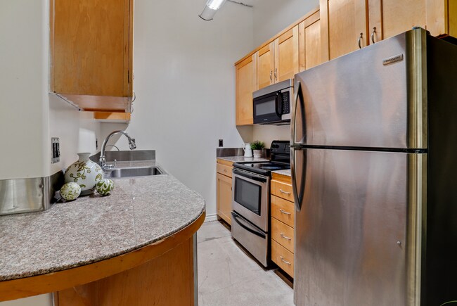 Foto del edificio - Awesome 2 Bedroom 1 bath unit Downtown LA ...