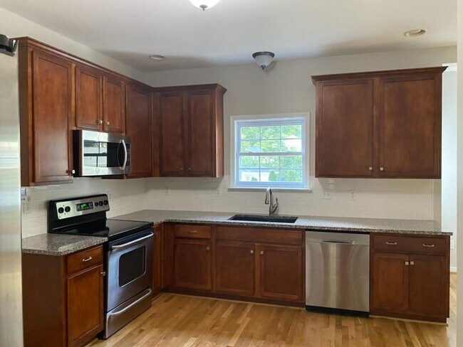 Foto del edificio - 4 bedroom home in Chesterfield County