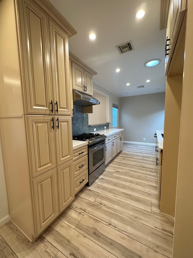 10930 Oro Vista Ave, Sunland, CA 91040 House Rental in Sunland, CA