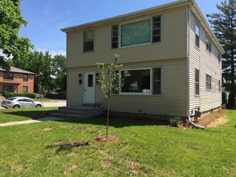 Primary Photo - 1104 5th Ave