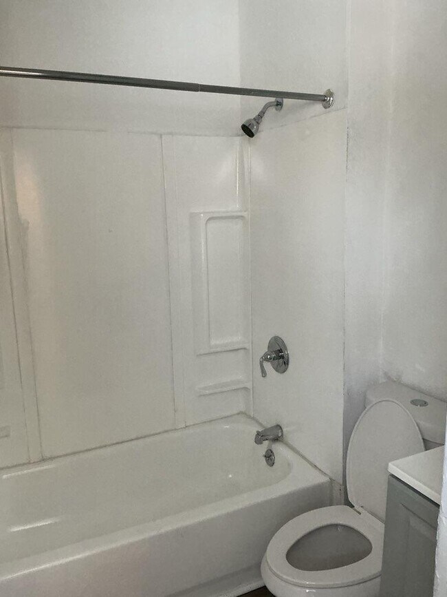 Foto del edificio - 9904 Manor Ave