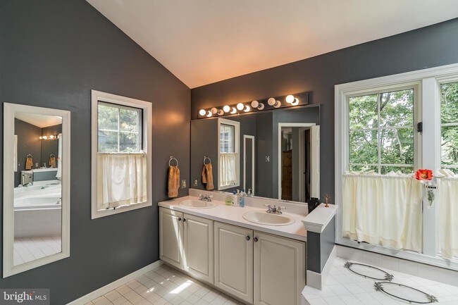 Building Photo - 413 Glen Arbor Ct