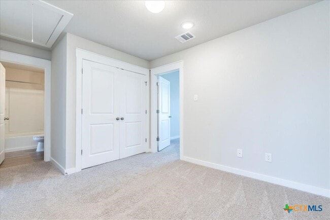Foto del edificio - 496 Fieldwood Dr