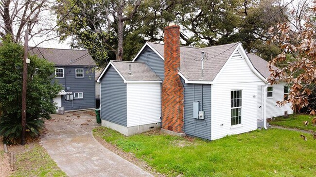 Building Photo - 908 Eleanor St