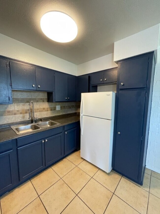 Foto del edificio - 4604 N. 74th St.