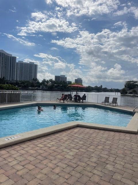 Primary Photo - 3161 S Ocean Dr