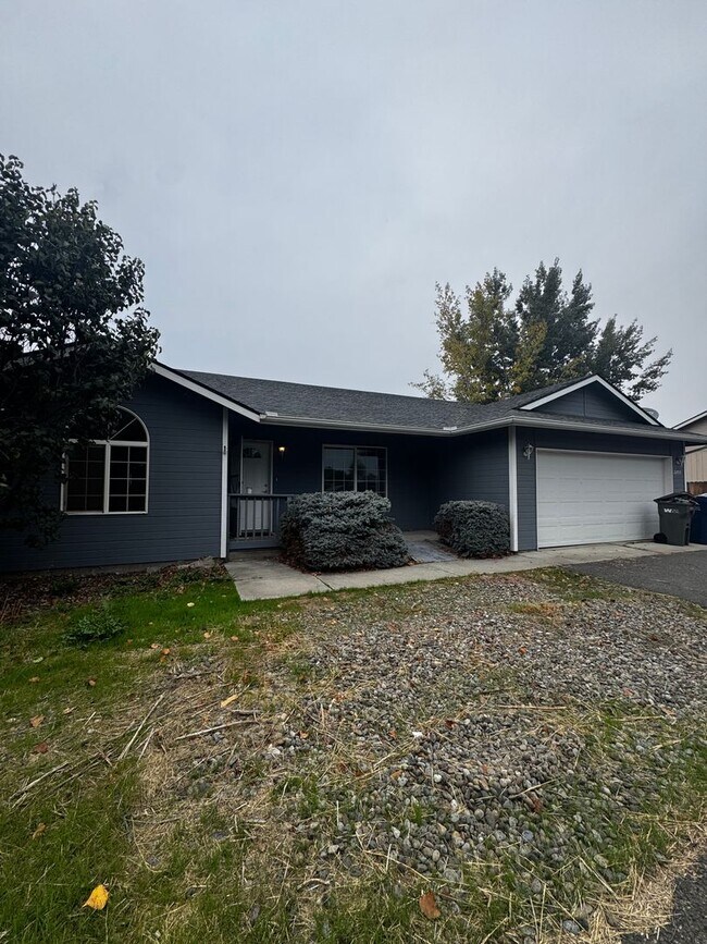 Building Photo - 2203 N Abbey Glen Ct