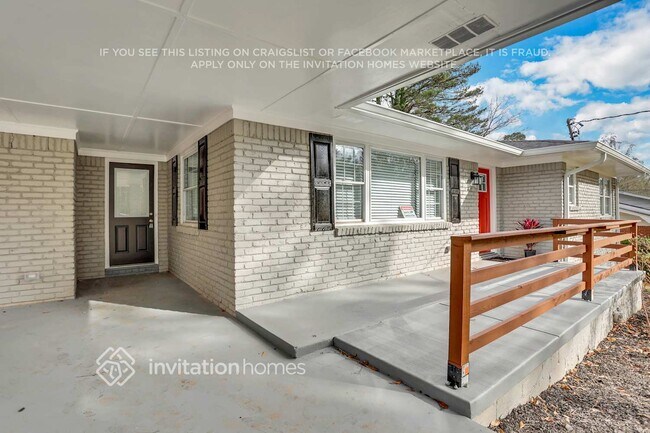 Building Photo - 2160 Shamrock Dr