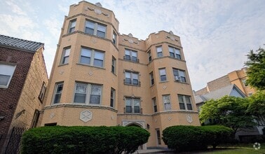 Building Photo - 1010 N Austin Blvd
