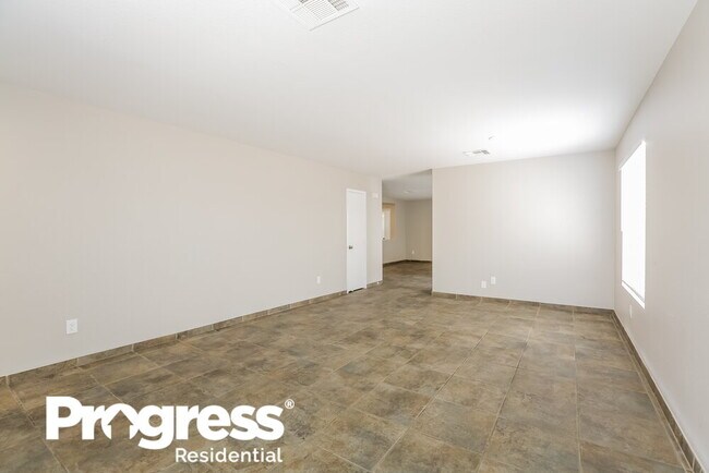 Foto del edificio - 721 Orchid Tree Ln