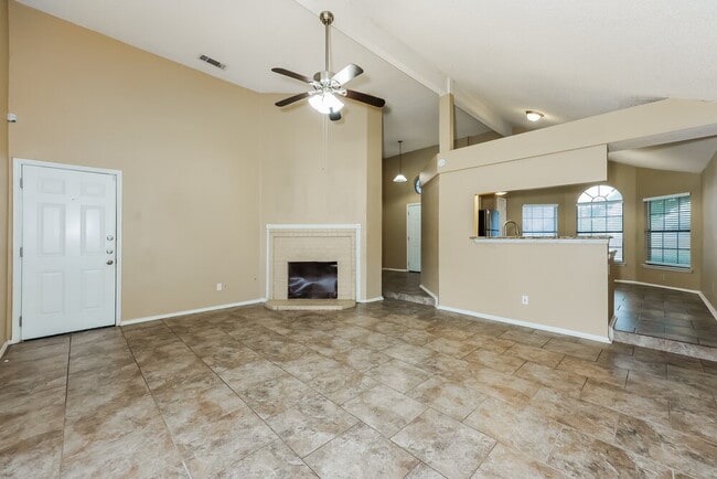 Building Photo - 1705 Cool Springs Dr