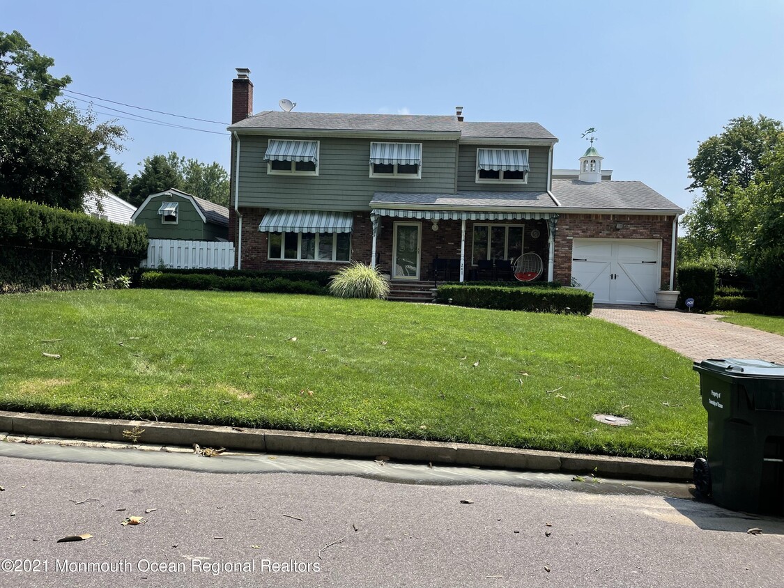 Primary Photo - 241 Cliftwood Rd