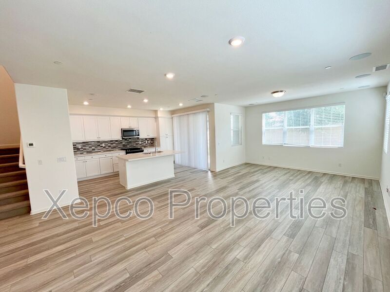 Primary Photo - 84443 Passagio Lago Way