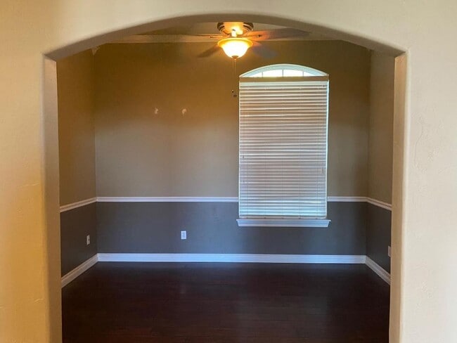 Foto del edificio - Gorgeous Home in Summit Lakes Available For Lease