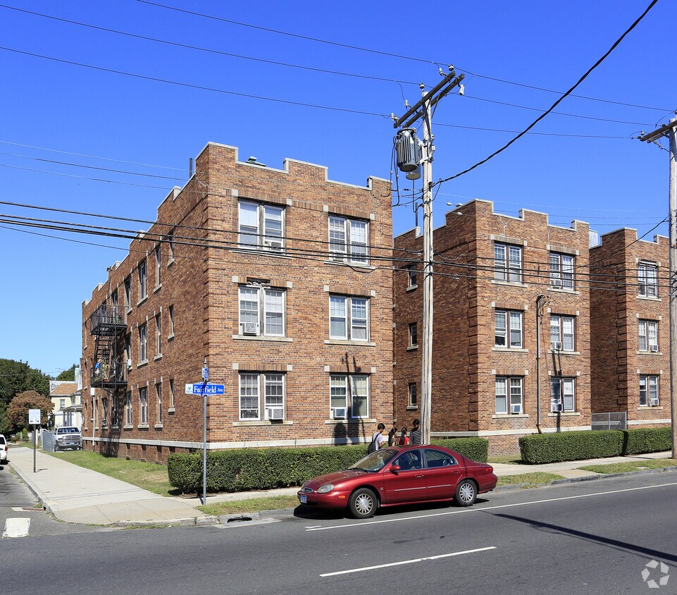 Primary Photo - 1250-1250 Fairfield Ave