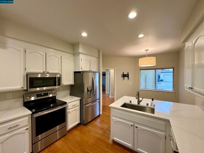 Building Photo - 1167 Shell Ln