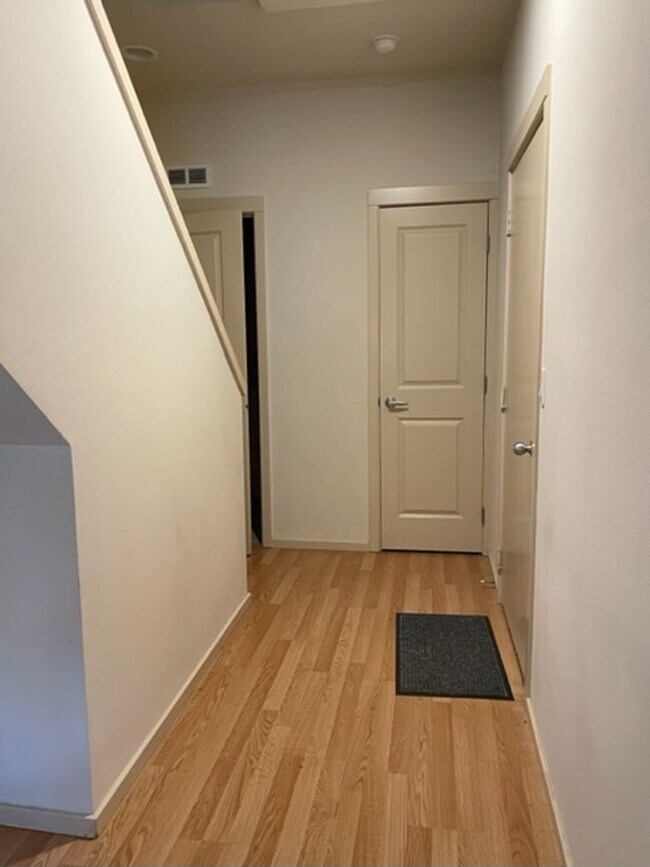 Foto del edificio - Beautiful 3 Bed 2.5 Bath Townhome in Talus, Issaquah