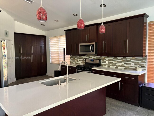 Foto del edificio - 1151 NW 130th Ave