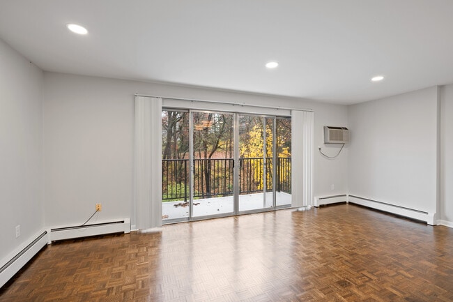 Building Photo - Grandin Park