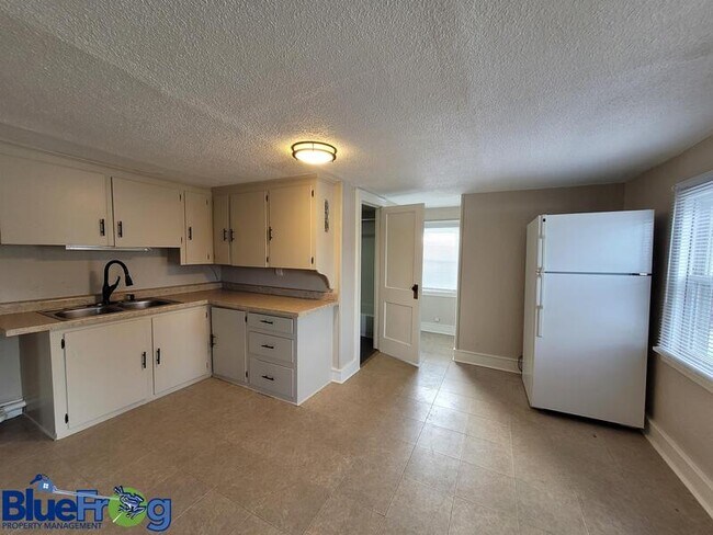 Building Photo - 804 Pacific St