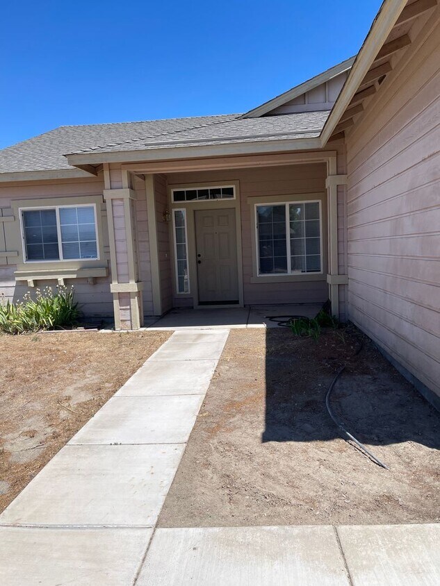 175 Desert Springs Ln, Fernley, NV 89408 House Rental in Fernley, NV