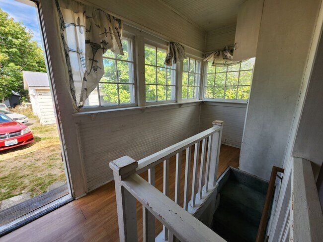 Foto del edificio - Pre-Leasing for September - 4bed/2bath House