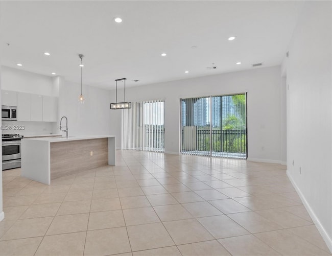 Building Photo - 3055 NW 126th Ave