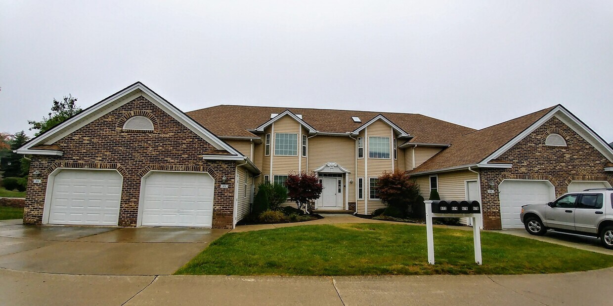 Primary Photo - 674 Tollis Pkwy