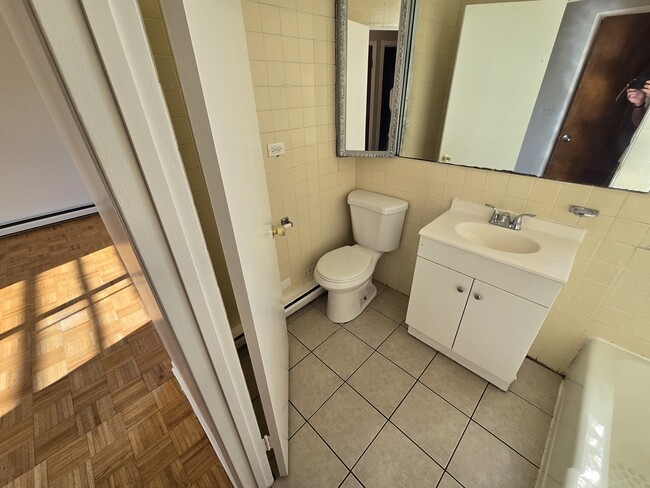 Foto del edificio - 4810 N Christiana Ave