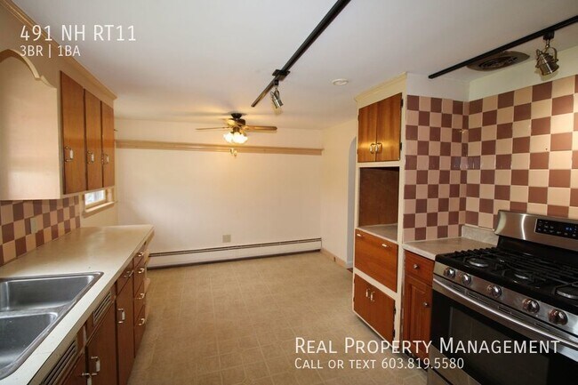 Building Photo - Spacious 3 Bedroom Ranch Style Home in Far...