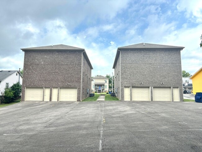 Building Photo - 1224 Indianola St