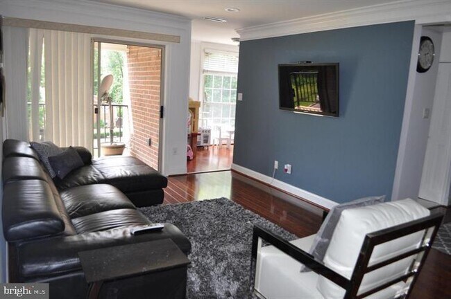 Foto del edificio - 3334 Woodburn Village Dr