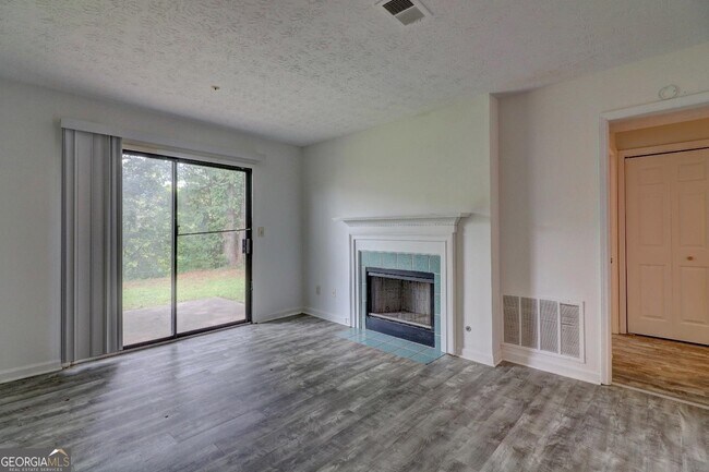 Foto del edificio - 2218 Wellington Cir