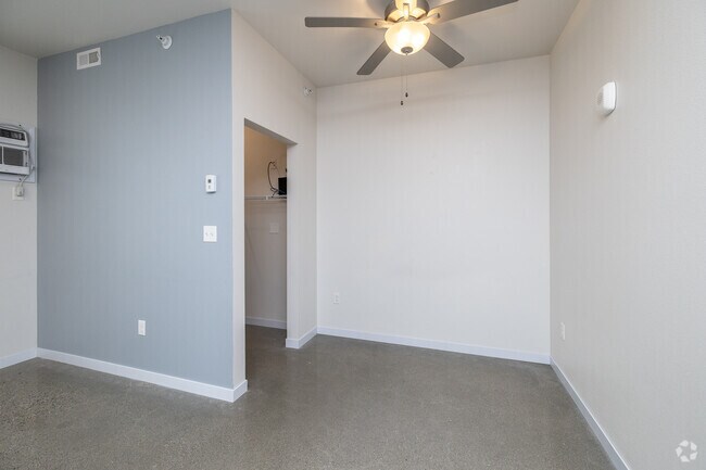 Studio - 432SF - Living Area - Vanne