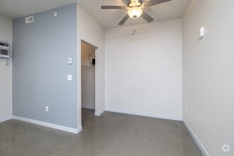 Studio - 432SF - Living Area - Vanne