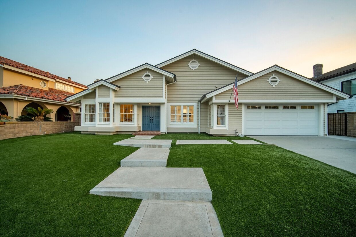Foto principal - Experience Coastal Living at Its Finest in...