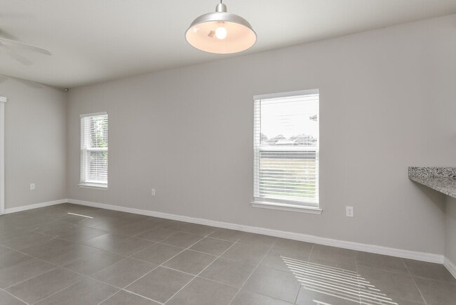 Building Photo - 116 Sail Way