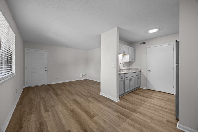 Photo - Thirteen08 Apartments