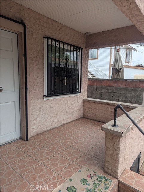 Foto del edificio - 1447 W 37th Pl