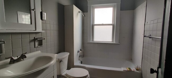Building Photo - 1317 W 61st St