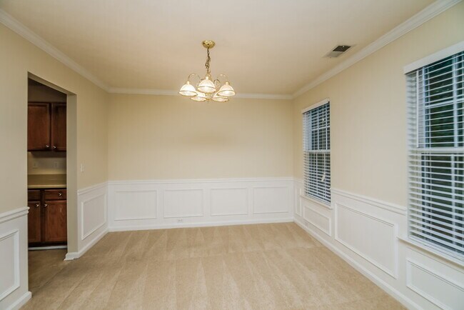 Building Photo - 3425 Sandlake Dr SW