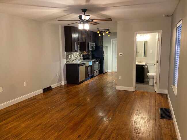 Foto del edificio - Renovated Home in the Grove for Rent!