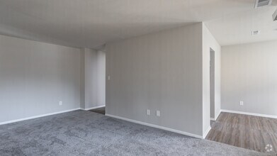 1BR,1BA,-836SF - Pines of York